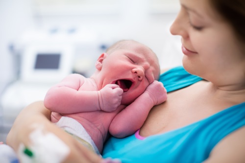 delayed cord clamping saves premature preterm baby lives